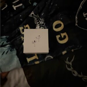 Apple White Earbud Headphones